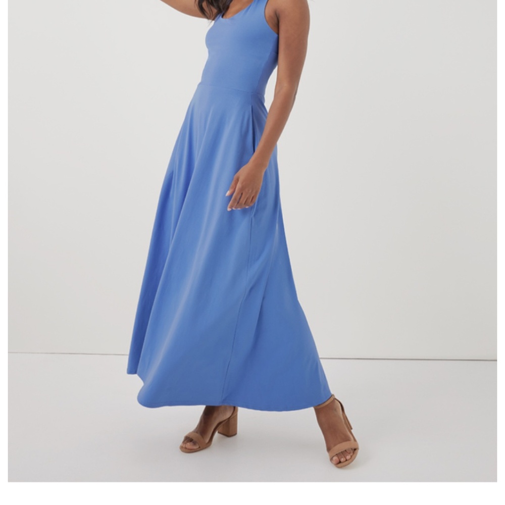 PACT - Fit & Flare Wedgwood blue dress Size Large NWt!!